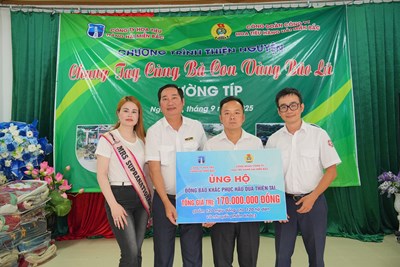 Vượt bùn lũ lên Mường Típ: Những bàn tay nhân ái tìm đến nơi gian khó nhất
