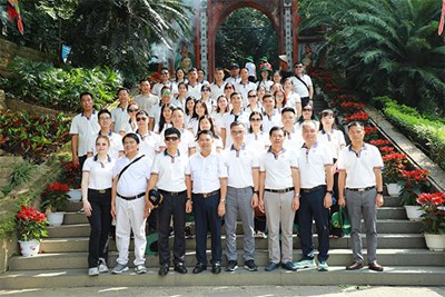 Công ty Hoa tiêu hàng hải miền Bắc tổ chức hành trình về nguồn, dâng hương tưởng nhớ các Vua Hùng